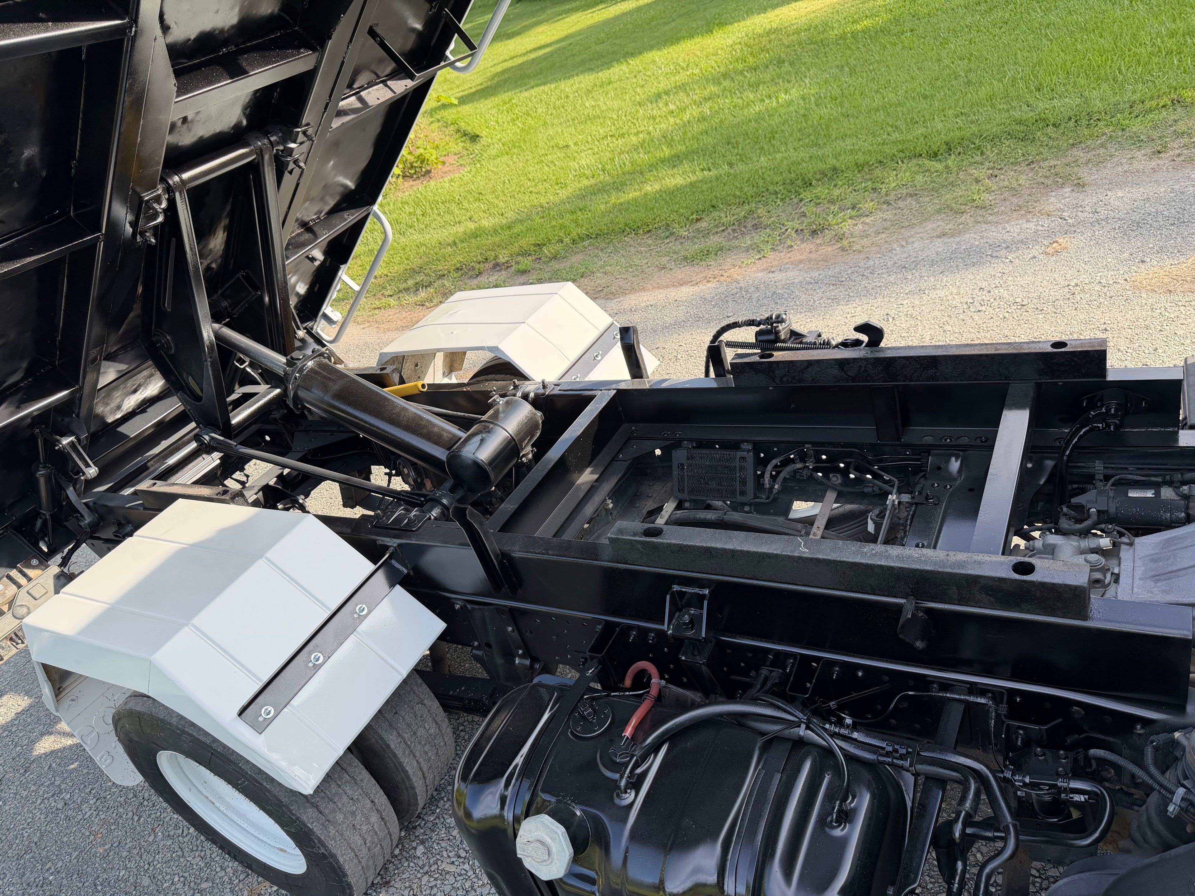 ISUZU NPR 200 tipper