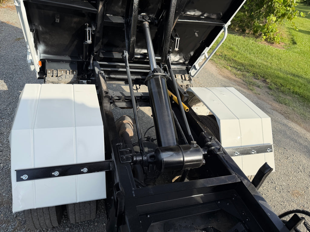 ISUZU NPR 200 tipper
