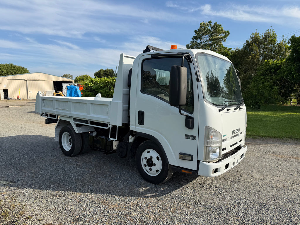 ISUZU NPR 200 tipper