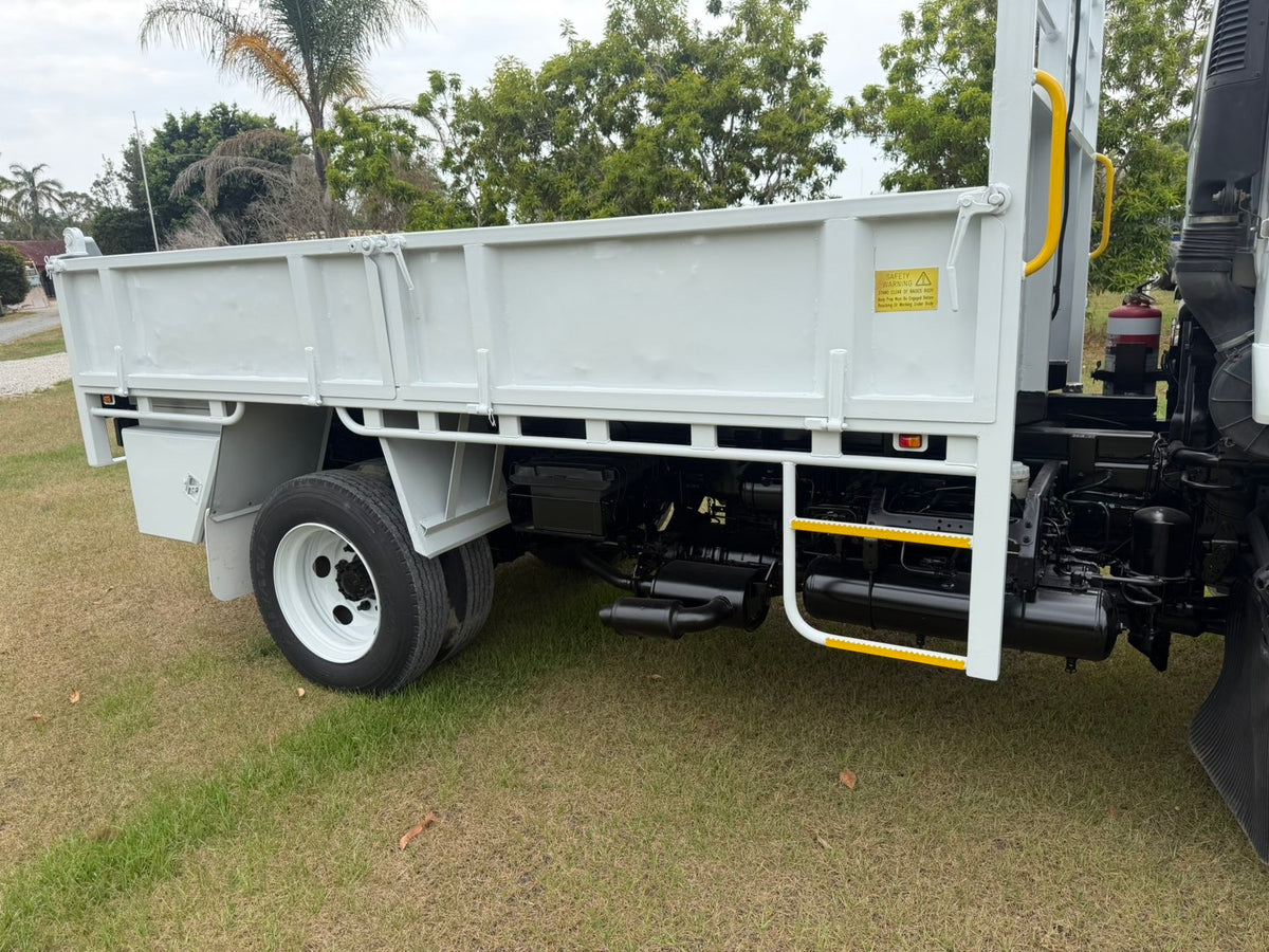 2011 Isuzu FSS 550 4x4 Tipper