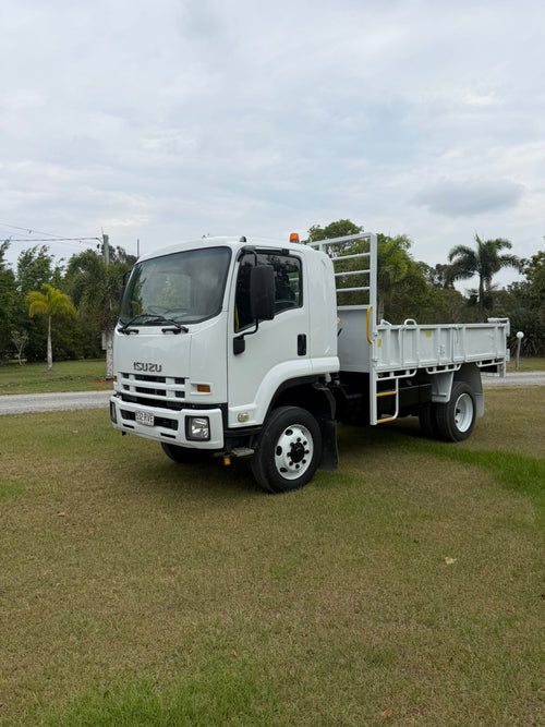 2011 Isuzu FSS 550 4x4 Tipper