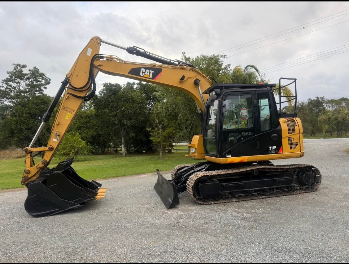 2015 Caterpillar  311F LRR